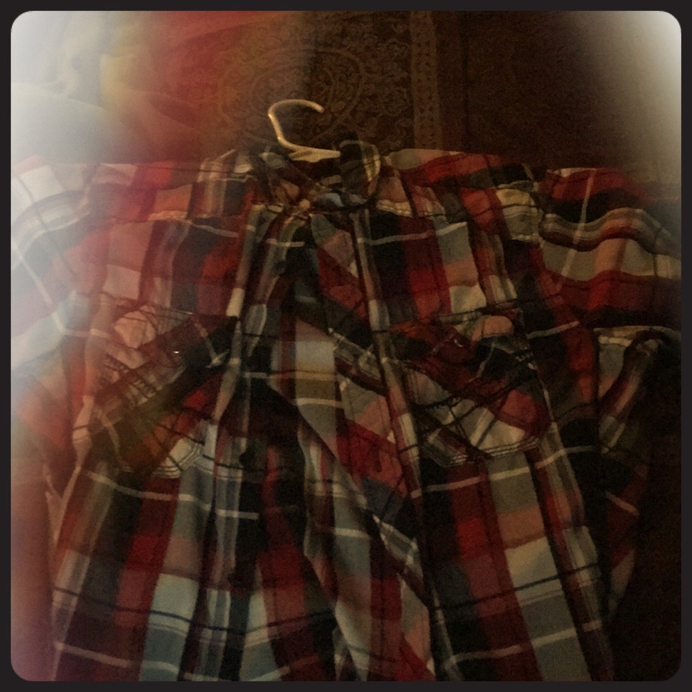 A plad shirt